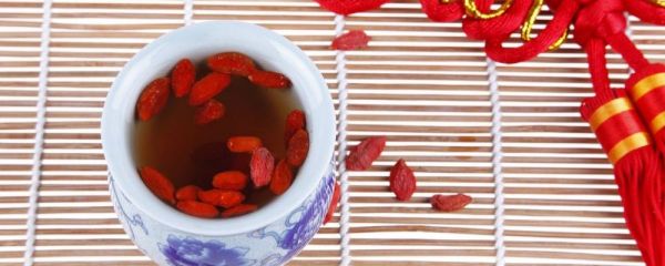 濕熱重喝什么茶 祛濕熱的食物 濕熱重吃什么