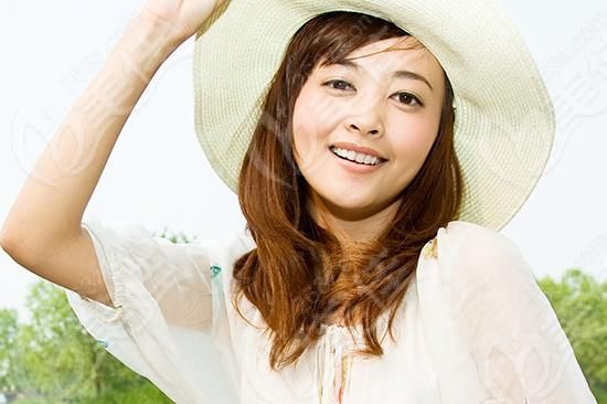 整形醫(yī)生講解臉部塑形的小技巧