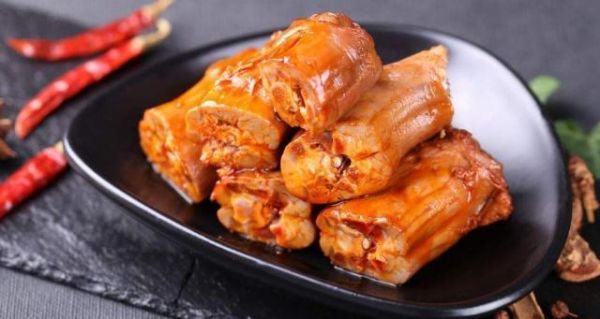 这样做的麻辣鸭脖，麻辣鲜香，美味可口，超过瘾！