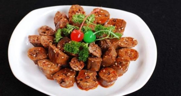 这样做的麻辣鸭脖，麻辣鲜香，美味可口，超过瘾！
