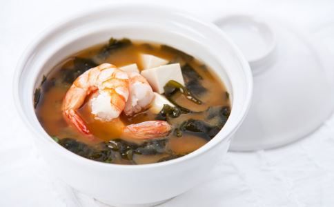 老人喝汤有哪些禁忌 老人喝汤要注意什么 哪些汤适合老人喝