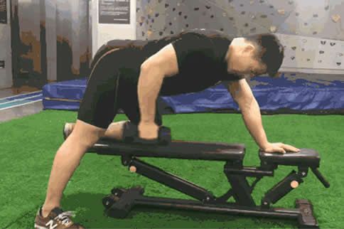 啞鈴側(cè)伸屈