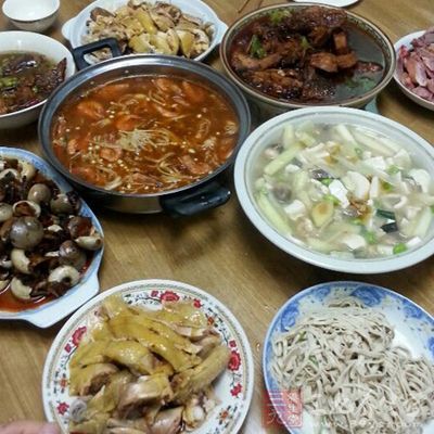 若晚餐習(xí)慣攝取淀粉者，盡量在這段時(shí)間內(nèi)吃完，可以幫助優(yōu)質(zhì)養(yǎng)分的吸收