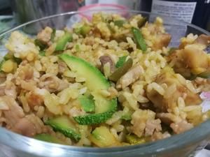 【健康低脂】營(yíng)養(yǎng)雜糧雞肉南瓜炒飯的做法 步驟7