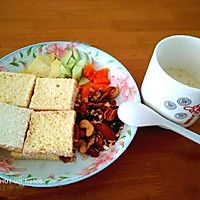 面包混合麥片（水果堅(jiān)果）沖牛奶#快速早餐搭配~全營(yíng)養(yǎng)健康的做法圖解1