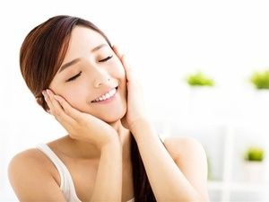 直播男子微整形變成“女人”手術(shù)過程