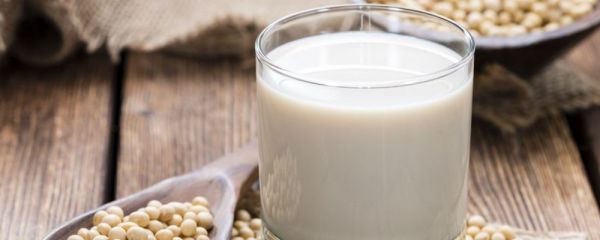 乳房脹痛能喝豆?jié){嗎 乳房脹痛的原因 乳房脹痛怎么辦