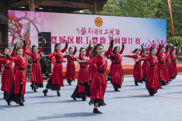 營(yíng)養(yǎng)學(xué)專家：健身人群，補(bǔ)營(yíng)養(yǎng)品不如好好吃飯