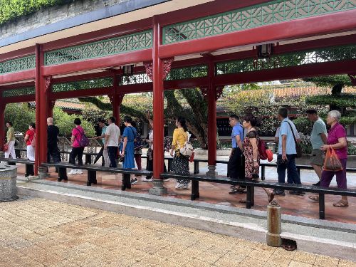 9月14日上午，花地街道新隆沙社區(qū)公共衛(wèi)生委員會組織轄區(qū)居民開展了一場以“全民健身，健康生活”為主題的健康徒步活動A.png