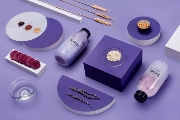 Smeal作為中國代餐市場上的新秀，受到了消費者的熱烈關(guān)注。在小紅書上，關(guān)于Smeal的筆記最高點贊量達到了16283個，小紅書商城中種草人數(shù)超過50萬。在千億級的代餐市場，Smeal如何實現(xiàn)差異化？