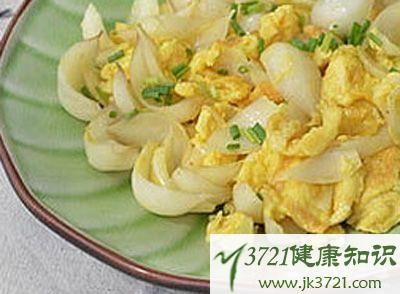 百合配雞蛋
