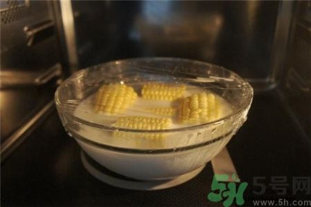 保鮮膜可以放進微波爐嗎?保鮮膜能放微波爐加熱嗎?