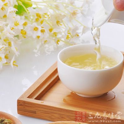 預防口臭可用菊花或者金銀花泡水喝