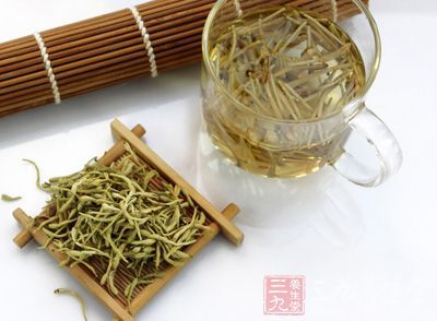 金銀花的莖、葉和花都可入藥
