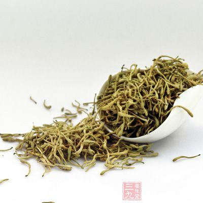 金銀花茶對(duì)癰腫疔瘡、腸癰肺癰有較強(qiáng)的散癰消腫，清熱解毒作用