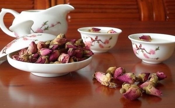 玫瑰花茶有哪些養(yǎng)生功效？和玫瑰花茶有什么禁忌？(1)