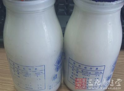 牛奶中含有鉀，可使動脈血管壁在血壓高時保持穩(wěn)定