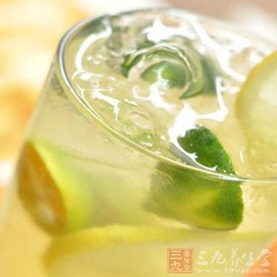 青茶飲材料：青茶適量