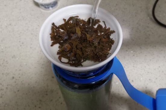 黑茶的金花致癌癌癥村，黑茶喝了得癌癥？