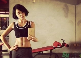女生健身喝什么牛奶好？女生健身吃什么好？