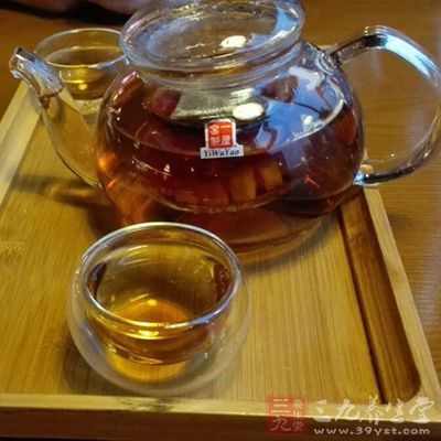 先是象花生油的顏色,后轉(zhuǎn)為栗色