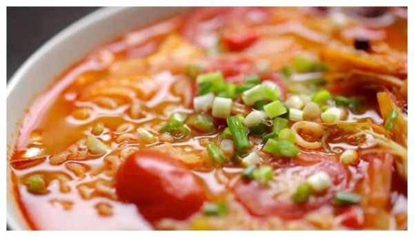 僅次于康師傅的方便面，1年生產(chǎn)100億包，逆襲成行業(yè)黑馬！
