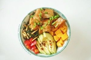 简单调味的健康poke bowl（波奇碗）/夏威夷鱼生饭的做法步骤 第4步