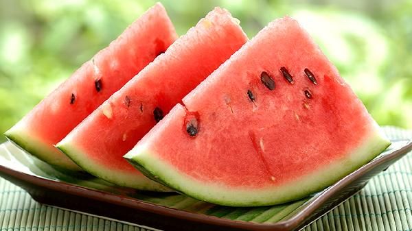 冰鎮(zhèn)西瓜是放冷藏還是冷凍 西瓜凍成冰塊還能吃嗎
