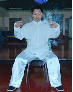 站樁是最簡單有效的健身法，可快速通經(jīng)絡(luò)、補元氣
