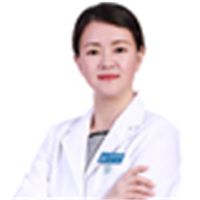 李巍