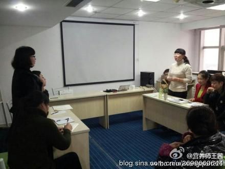 牛奶到底喝還是不喝==健康辯論會(huì)紀(jì)實(shí)