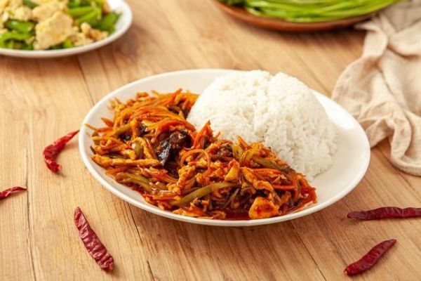 午餐營養(yǎng)搭配：健康與美味的完美結(jié)合