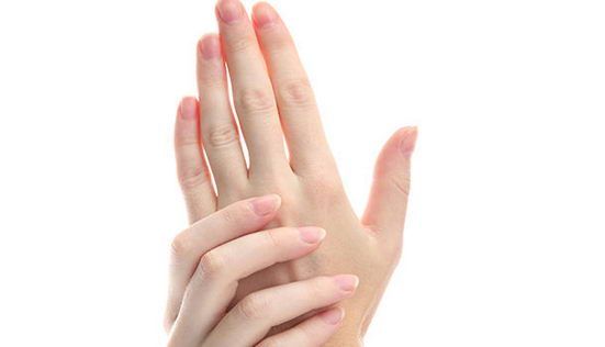 秋冬季手部皮肤干燥开裂 你需要这个护手保养小偏方