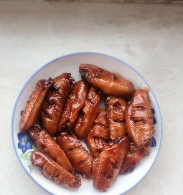 健康美味的鹽水雞小黃瓜（傳統(tǒng)做法+改良創(chuàng)新，一道令人垂涎的家常菜）