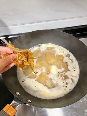 海鲜面（汤达人豚骨汤底）的做法 步骤5