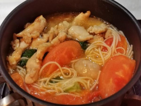 雞肉番茄湯面的做法