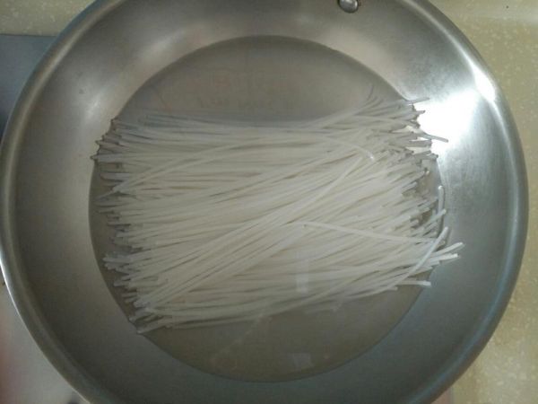 純奶手撕吐司的做法 步驟1