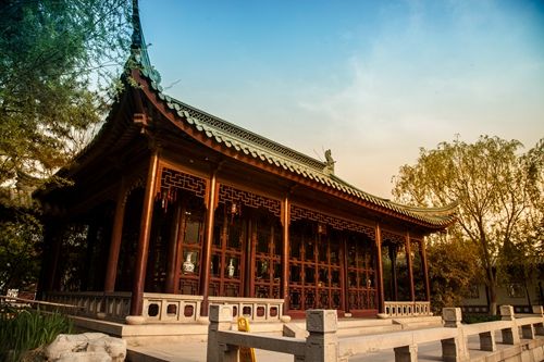 居士高蹤何處尋，居然城市有山林 1.jpg