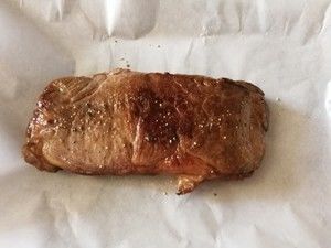 【巧思】完美熟度低溫慢烤牛排（附醬汁做法）的做法步驟 第4步