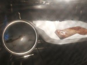 【巧思】完美熟度低溫慢烤牛排（附醬汁做法）的做法步驟 第5步