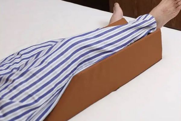 下肢血栓抬高腿圖