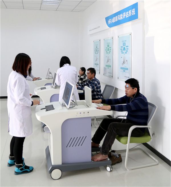 高校實(shí)訓(xùn)室健康診斷儀