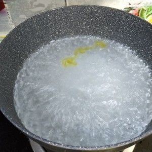 家庭版意式牛肉醬天使面(細(xì)意面)的做法步驟 第2步