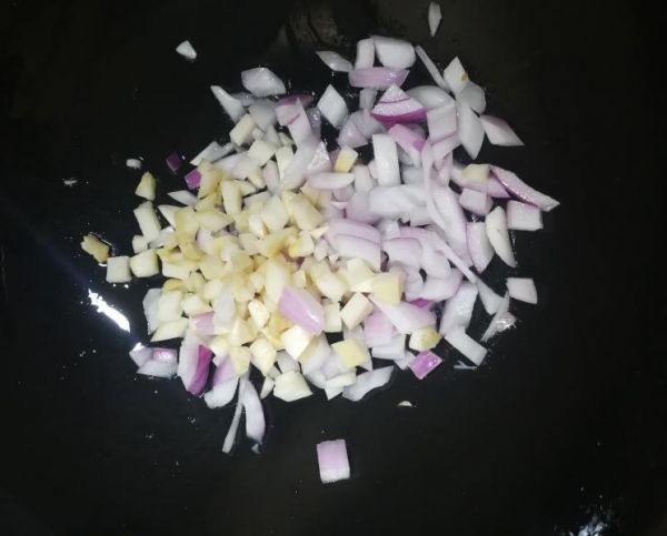 純奶手撕吐司的做法 步驟1