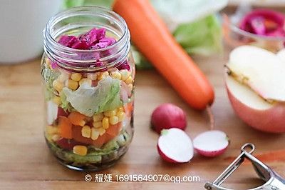 健康減脂餐：豆腐沙拉配味噌醬，快手煎蔬菜沙拉，蒜香檸檬沙拉汁