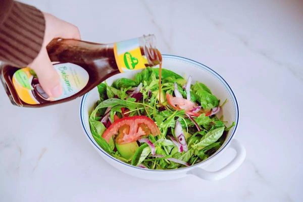 健康減脂餐：豆腐沙拉配味噌醬，快手煎蔬菜沙拉，蒜香檸檬沙拉汁
