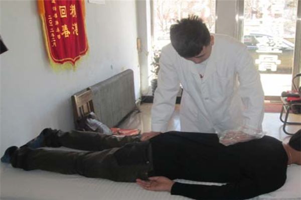 老年理療養(yǎng)生館負(fù)責(zé)