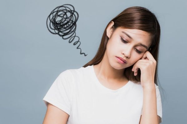 泌乳素高一般三處痛 女性泌乳素高的原因及解決方法 女性泌乳素高的原因有三種