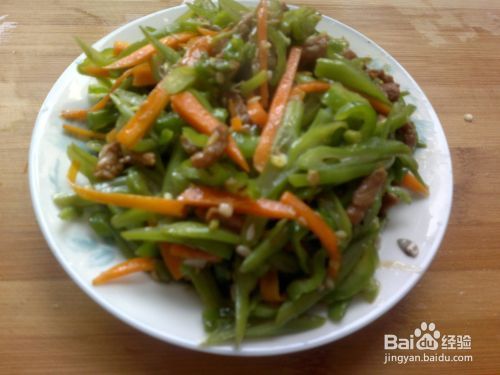 營(yíng)養(yǎng)健康的青椒胡蘿卜眉豆絲炒肉的做法