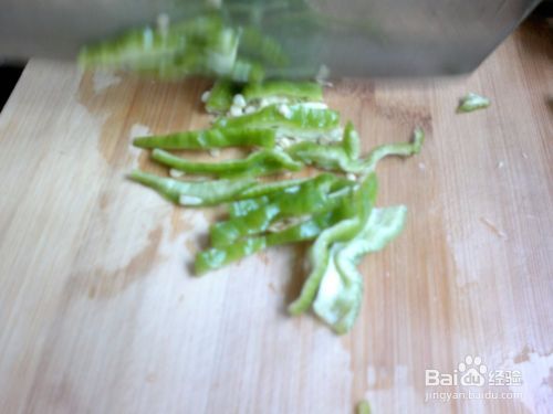 營(yíng)養(yǎng)健康的青椒胡蘿卜眉豆絲炒肉的做法